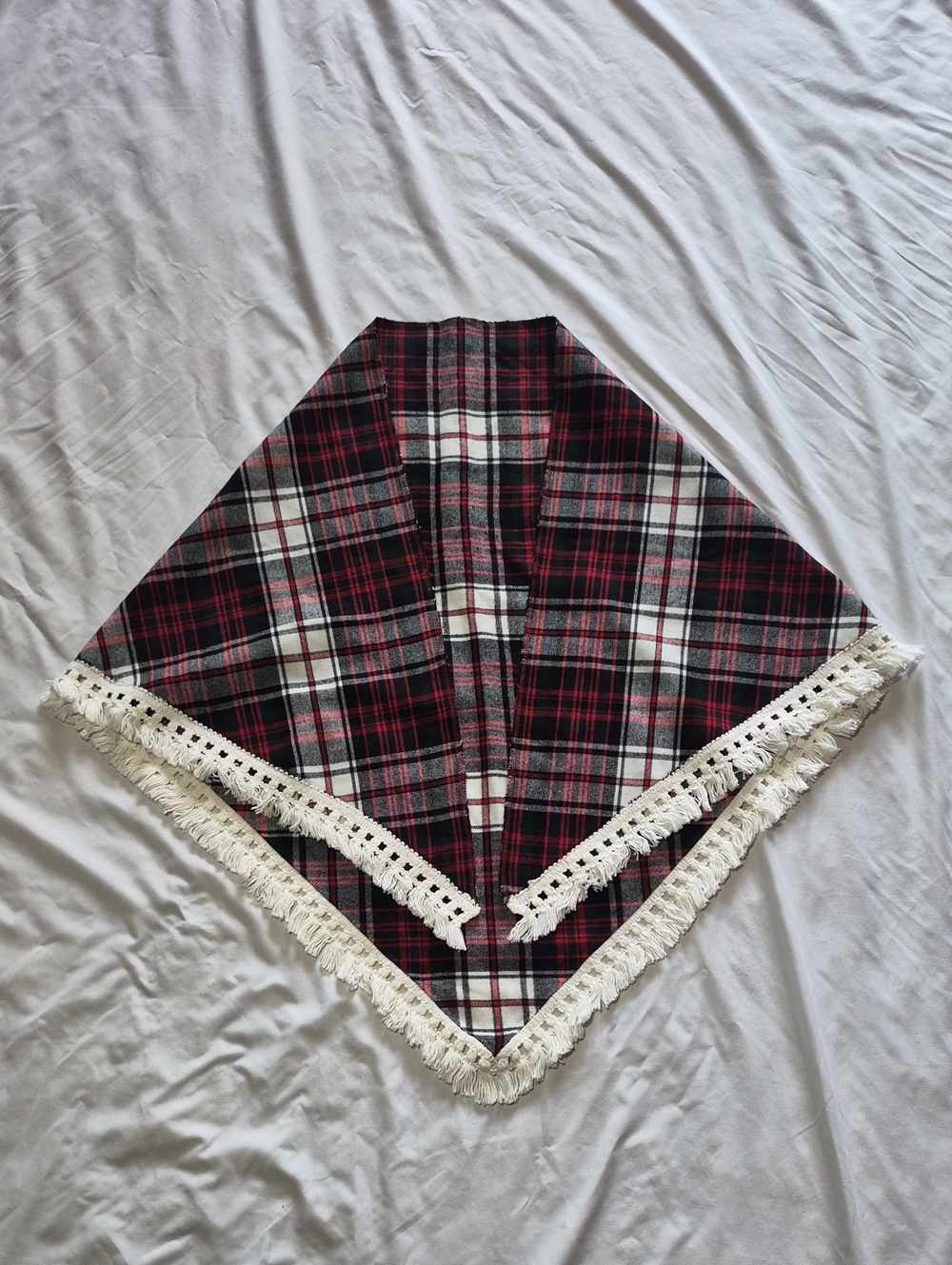 Vintage Ladies Plaid Shall With Adorable Knit Trim